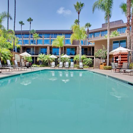 Doubletree By Hilton San Diego Bayside Exterior photo