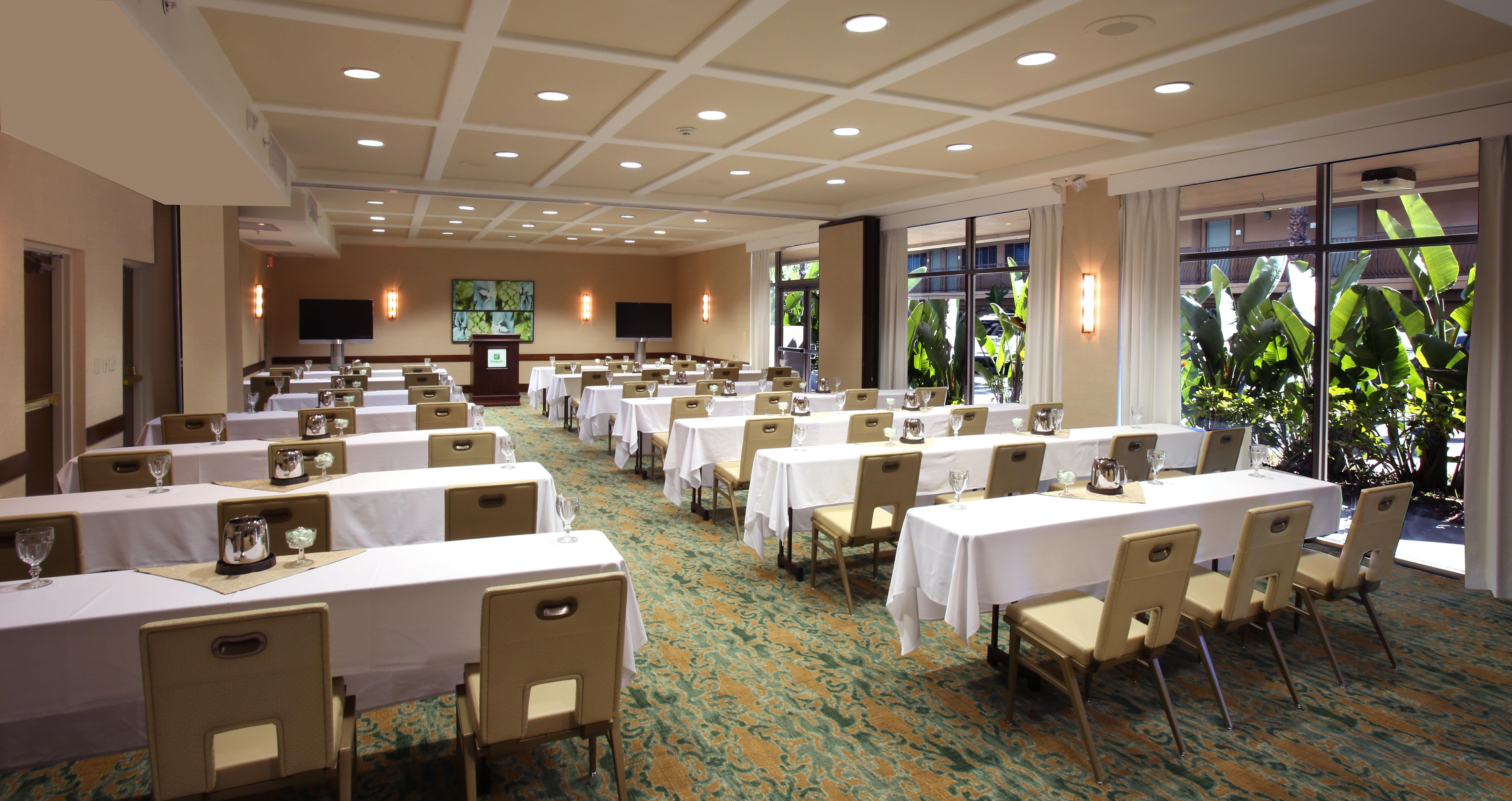 Doubletree By Hilton San Diego Bayside Exterior photo