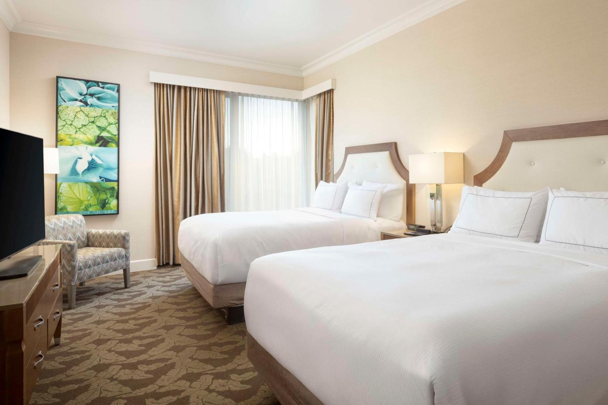 Doubletree By Hilton San Diego Bayside Exterior photo