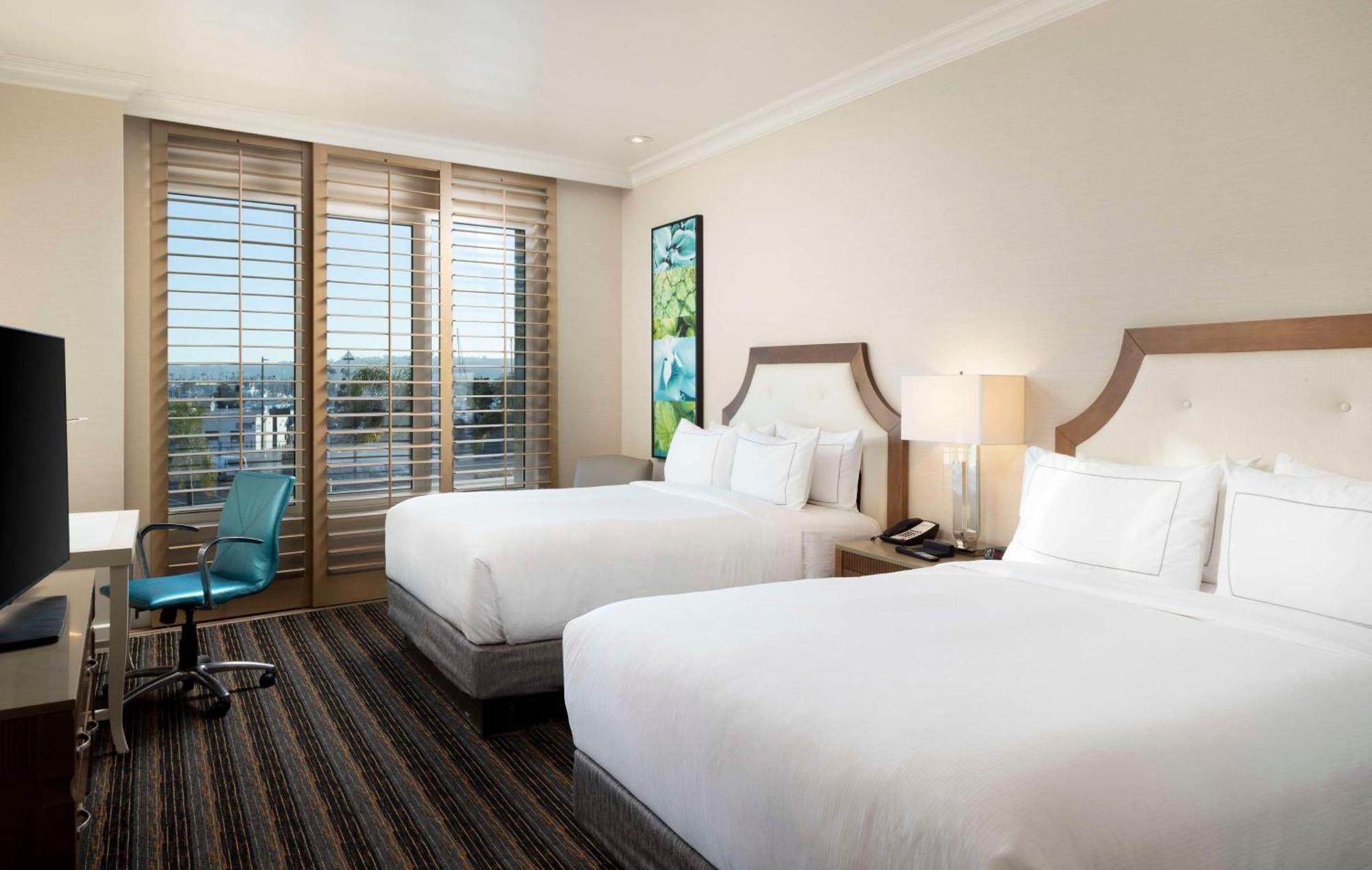 Doubletree By Hilton San Diego Bayside Exterior photo