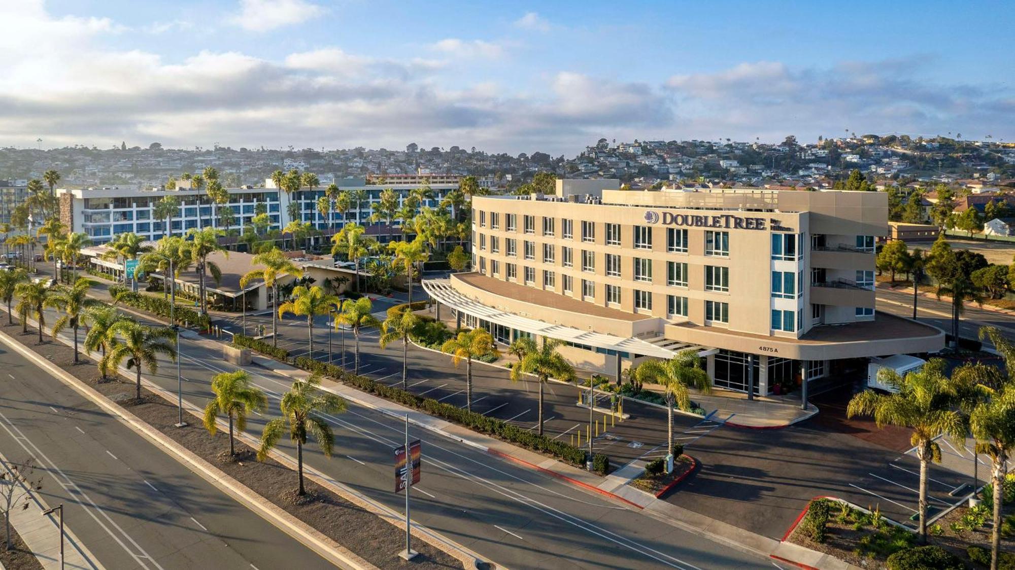 Doubletree By Hilton San Diego Bayside Exterior photo