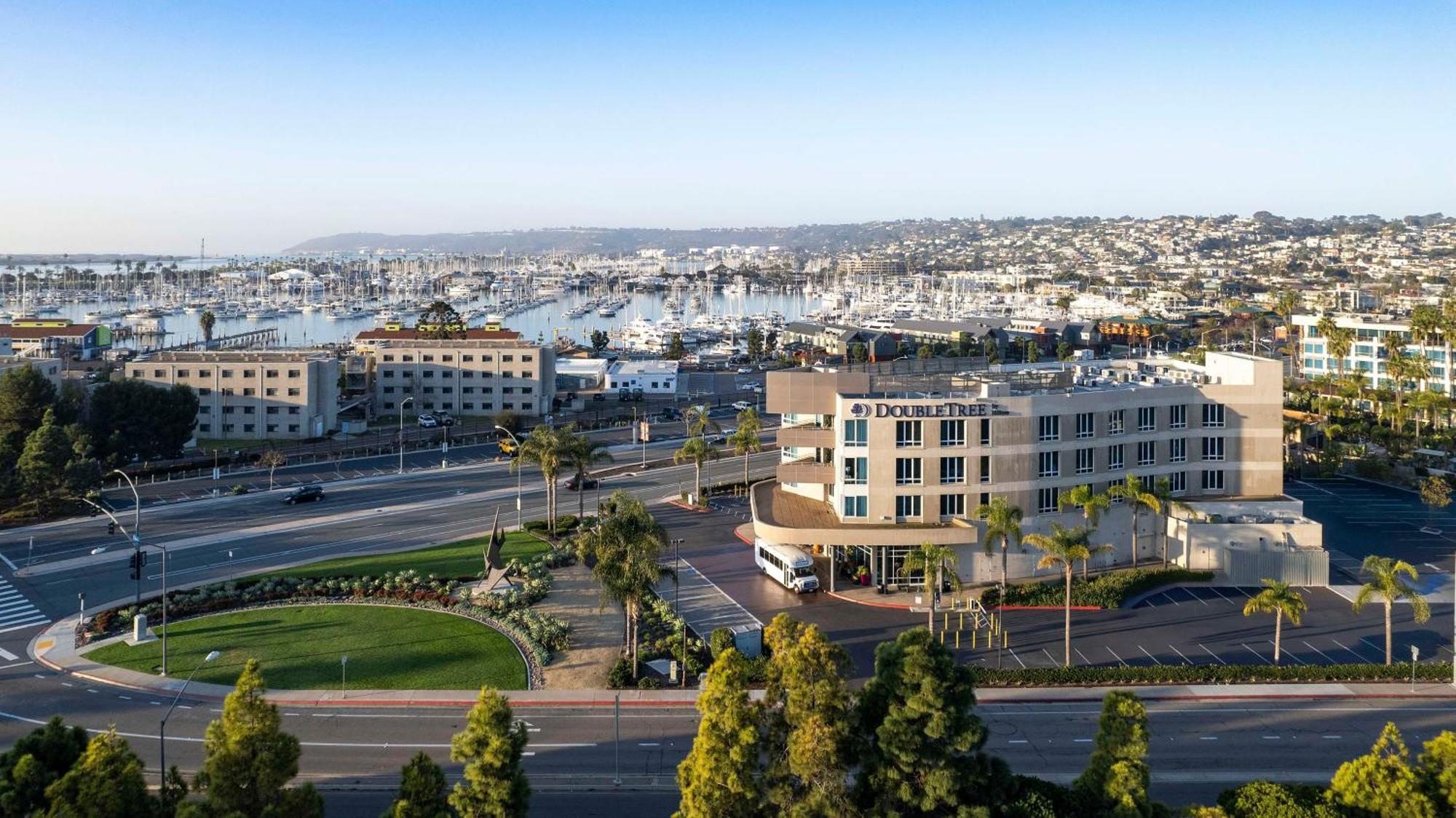 Doubletree By Hilton San Diego Bayside Exterior photo