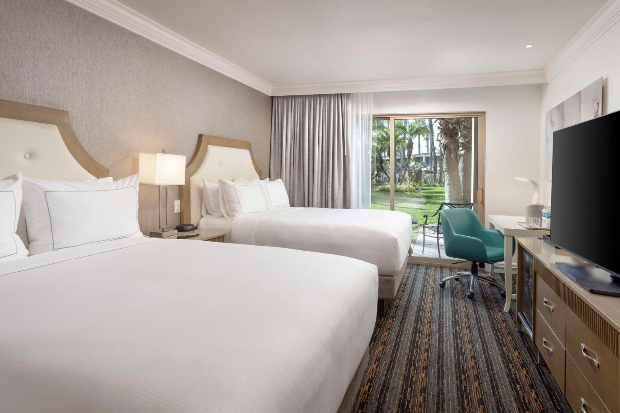 Doubletree By Hilton San Diego Bayside Exterior photo
